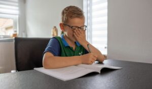 jongetje aandachtsproblemen