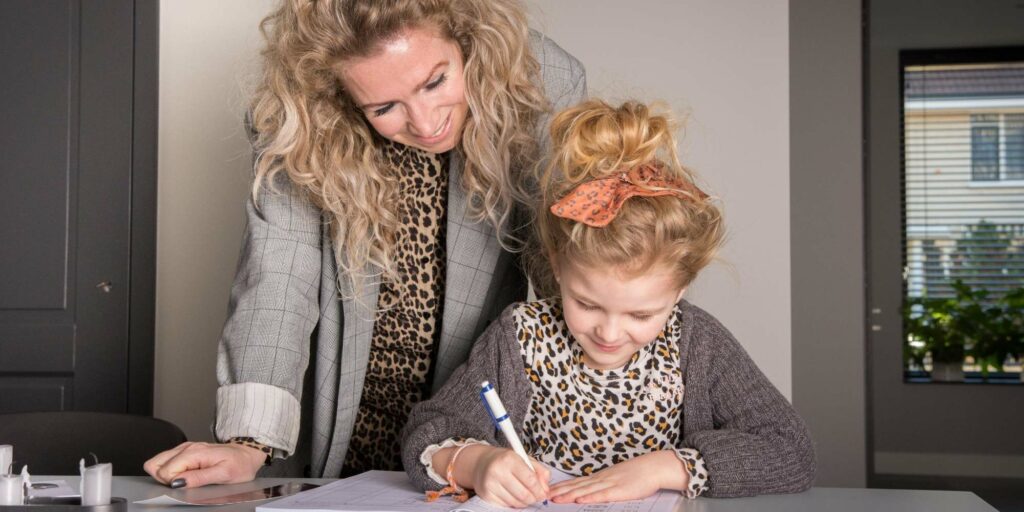 meisje en moeder redactiesommen oefenen groep 3