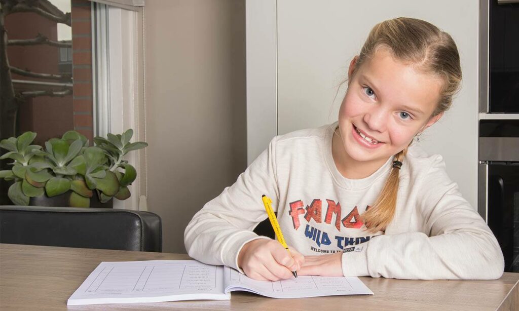 meisje oefenboek schijven